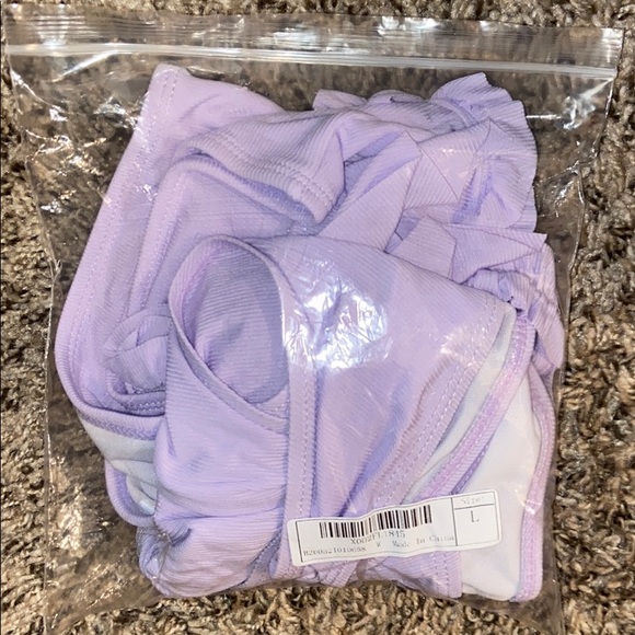 Bikini - Picture 2 of 2